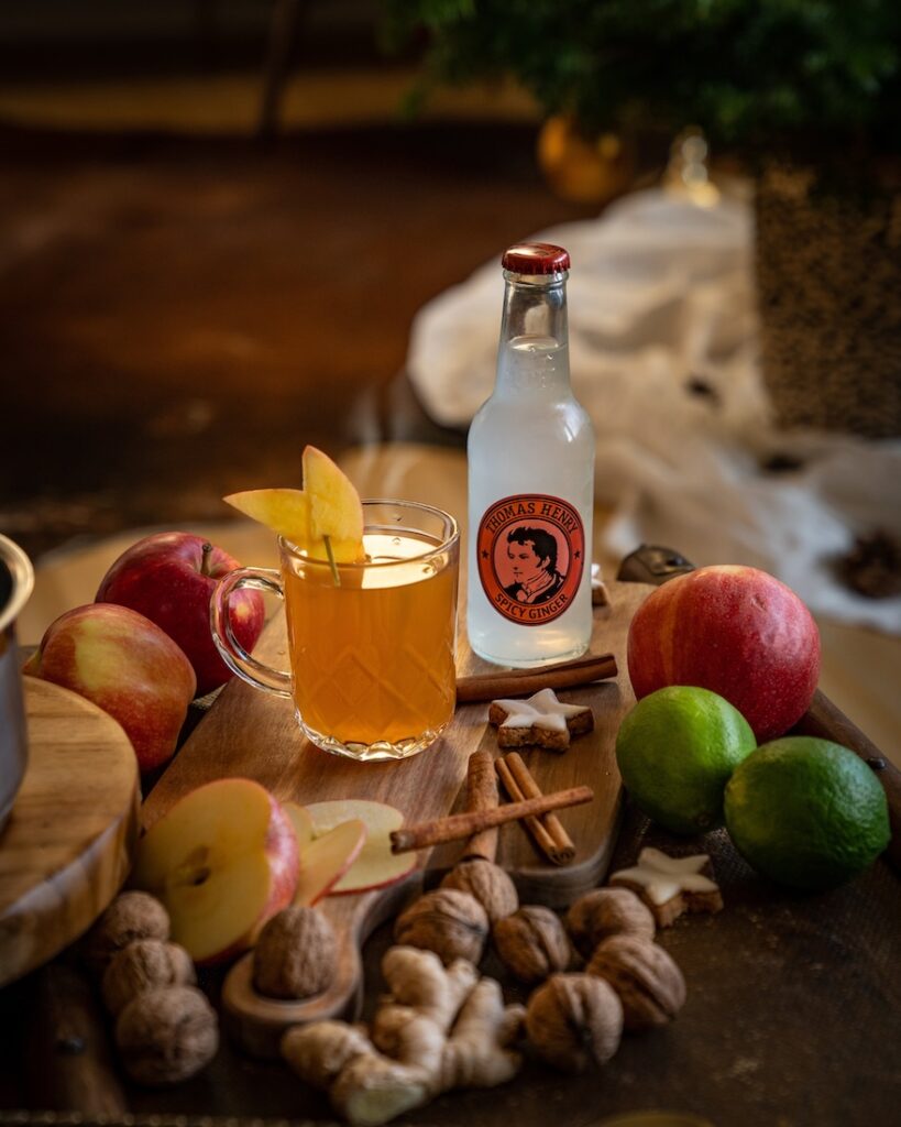 Hot & Spicy Ginger Punch Drink Bild mit Thomas Henry Spicy Ginger Beer